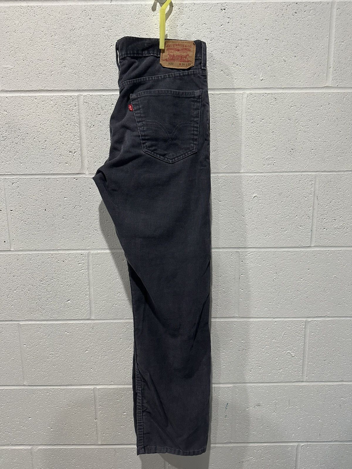 Levi's Levi’s 505 Corduroy Pants Black Regular Vintage Y2K Cords Size US 34 / EU 50 - 1 Thumbnail