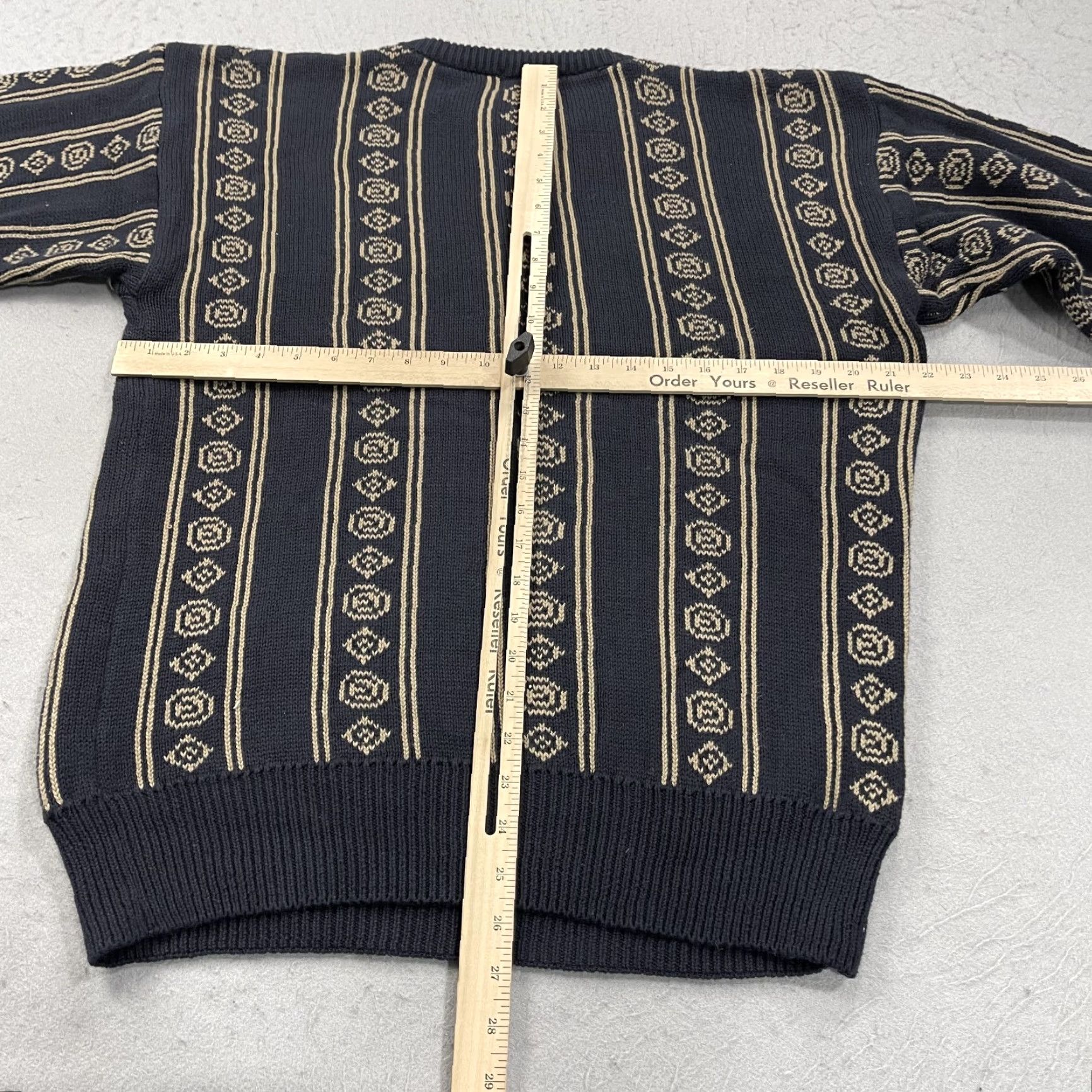 Neiman Marcus VINTAGE Neiman Marcus Sweater Mens L Crewneck Geometric 90s Cotton 100% Combed Knit Pullover Blue Logo Winter Fall Spring Size US L / EU 52-54 / 3 - 6 Thumbnail
