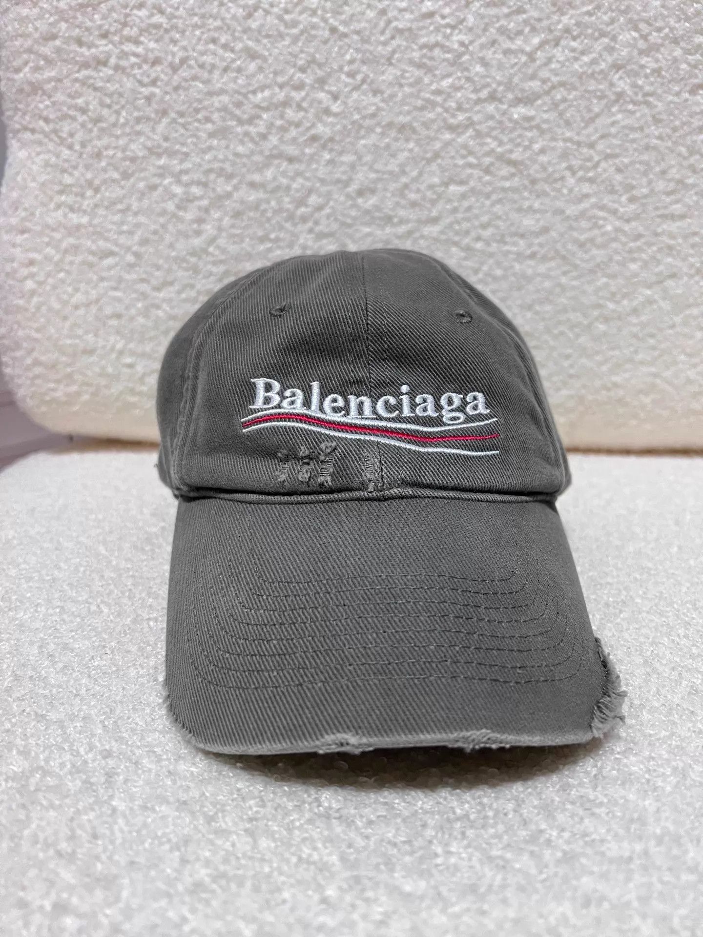 Balenciaga Balenciaga distressed baseball cap unisex 99 new Size ONE SIZE - 1 Thumbnail