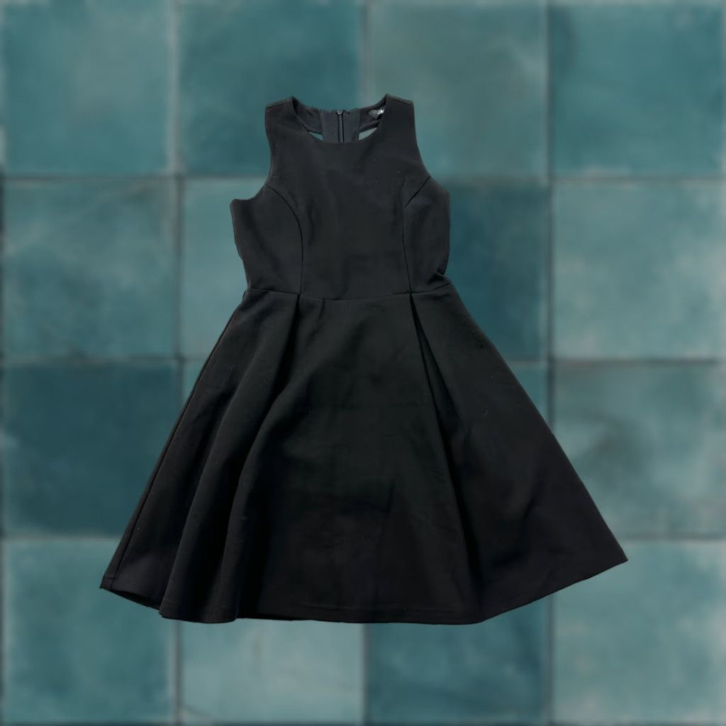 Lulus Lulus Skater Dress Women’s Small Black Cut Out Back Dress Size S / US 4 / IT 40 - 1 Thumbnail