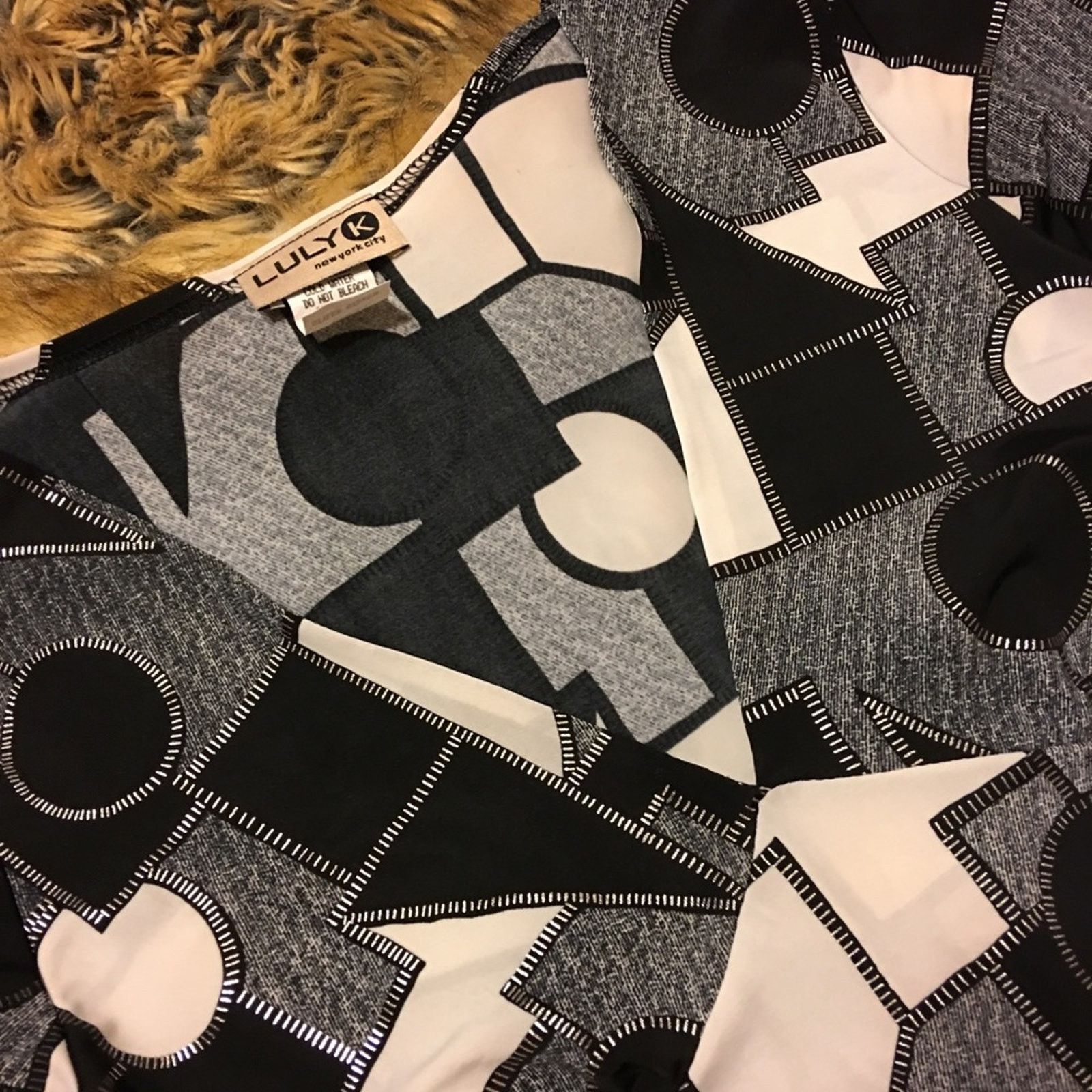 Other Luly K black & white stitch geometric top S Size S / US 4 / IT 40 - 6 Thumbnail