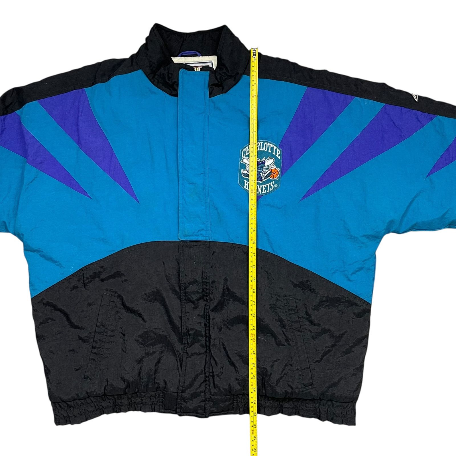 NBA VTG 90s CHARLOTTE HORNETS APEX ONE FULL ZIP PUFFER JACKET XL Size US XL / EU 56 / 4 - 13 Thumbnail