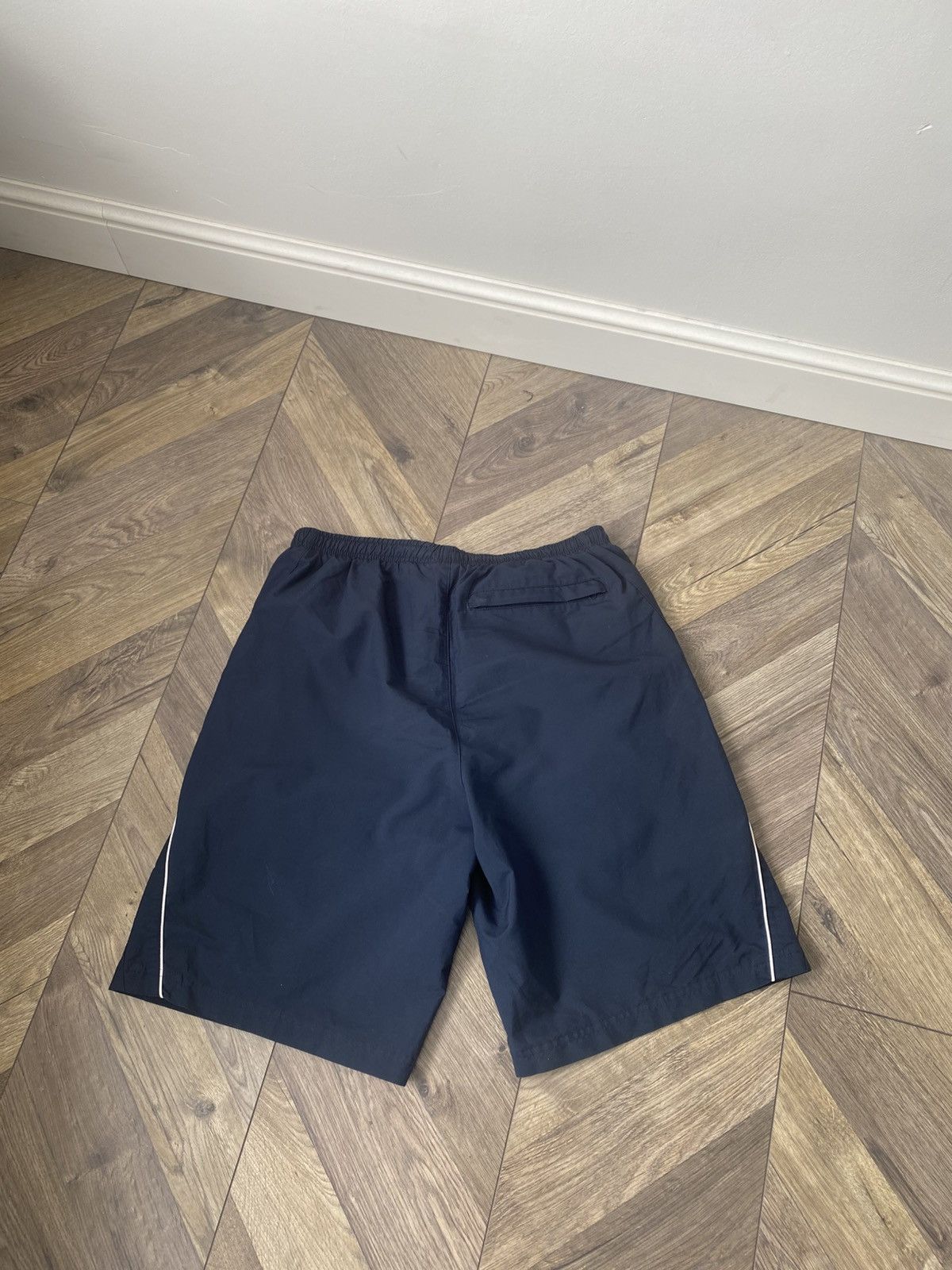 Nike Vintage Nike Shorts 90 s style Size US 33 - 7 Thumbnail