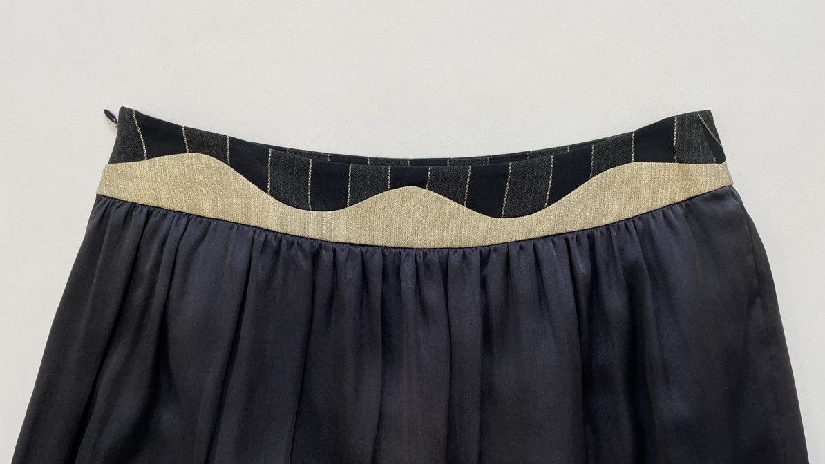 Undercover S/S 09 ‘Young Martyr’ Print Silk Midi Skirt Size 27" / US 4 / IT 40 - 15 Thumbnail