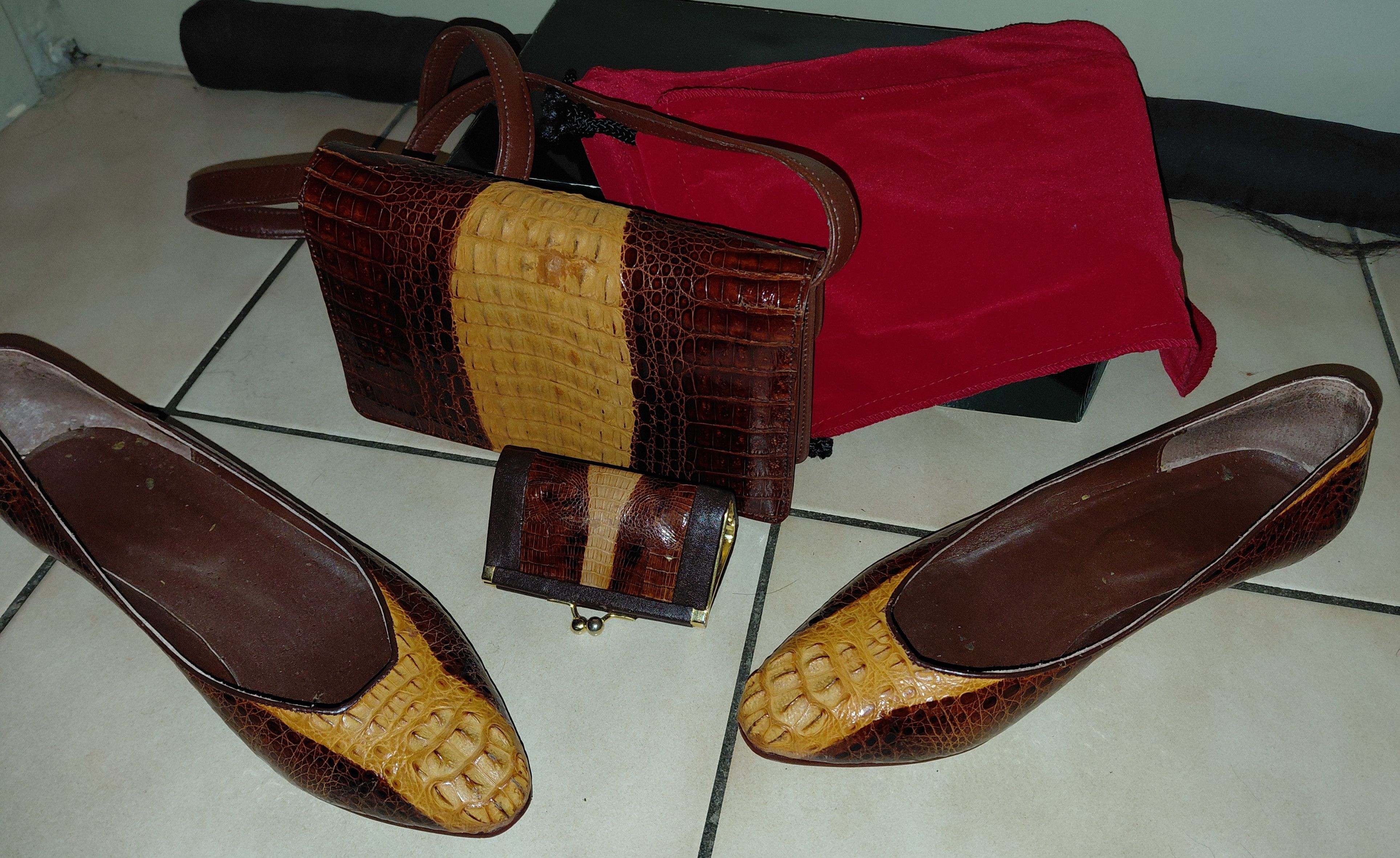Diamond Leather Collection Real crocodile leather purse, with wallet and shoes Size ONE SIZE - 7 Thumbnail