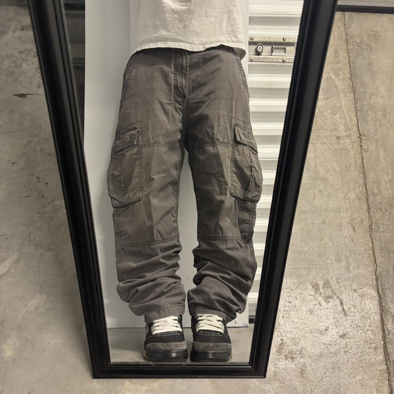 Vintage Crazy Vintage Y2K/2000s Grey Streetwear Workwear Skater Cargo Pants! 36x29 Size US 36 / EU 52 - 1 Thumbnail