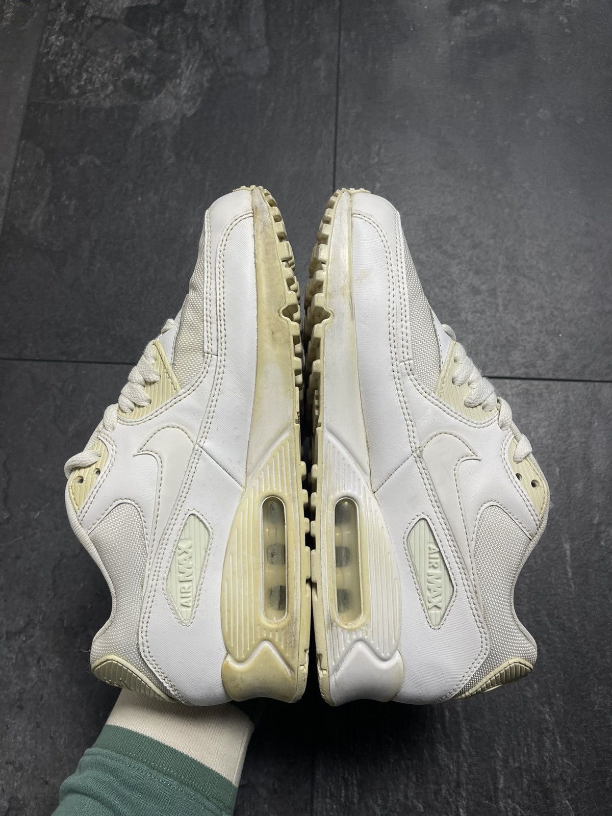 Vintage NIKE AIR MAX 90 WHITE LOW TOP SNEAKERS Size US 7 / EU 40 - 12 Thumbnail