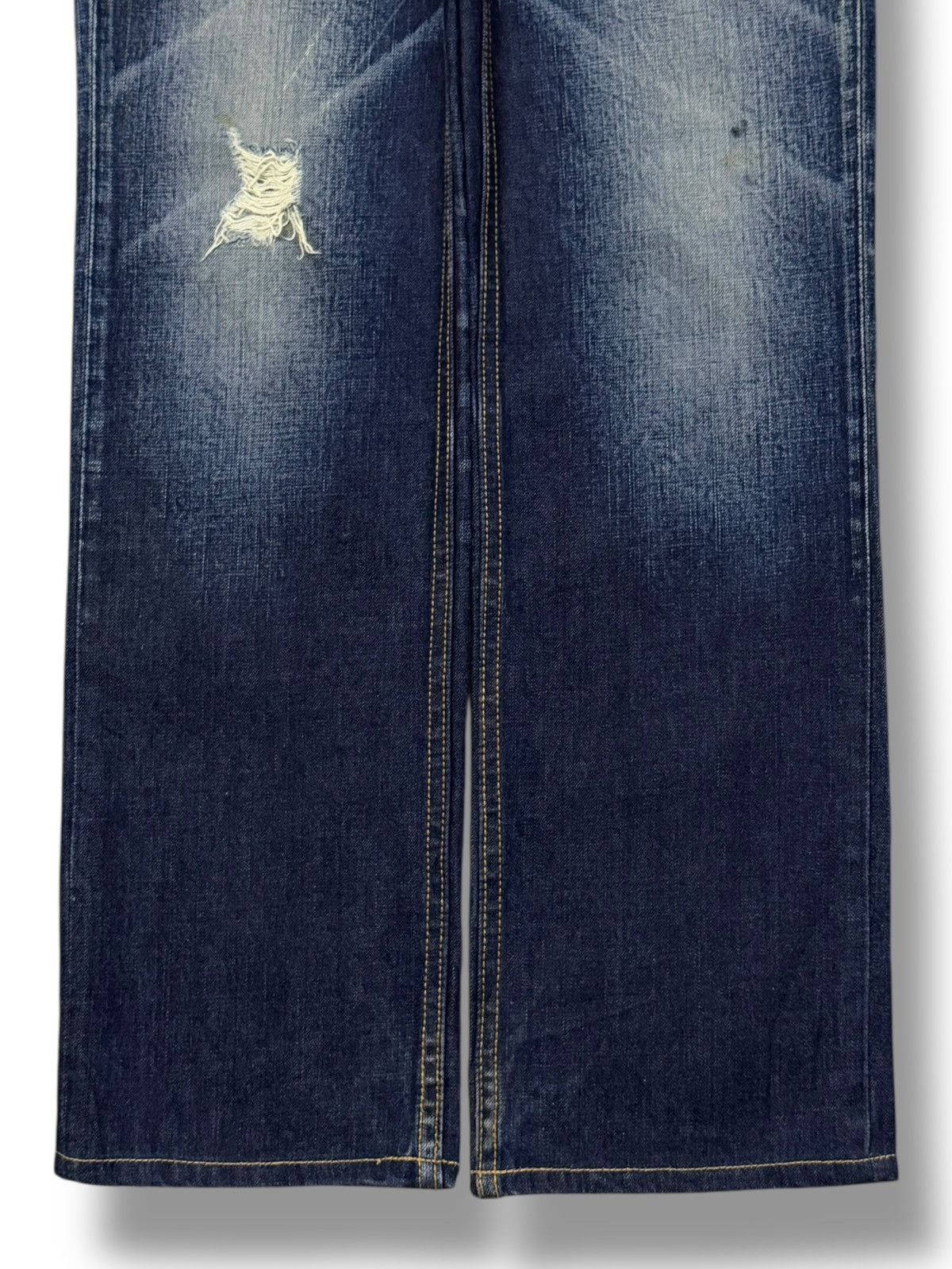 Levi's Vintage Levi’s 502 Denim Jeans | Whisker Wash Distressed W30 Size US 30 / EU 46 - 6 Thumbnail