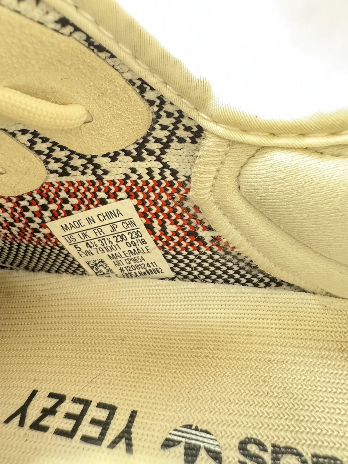Adidas × Yeezy Yeezy v2 zebras Size US 5 / EU 37 - 16 Thumbnail
