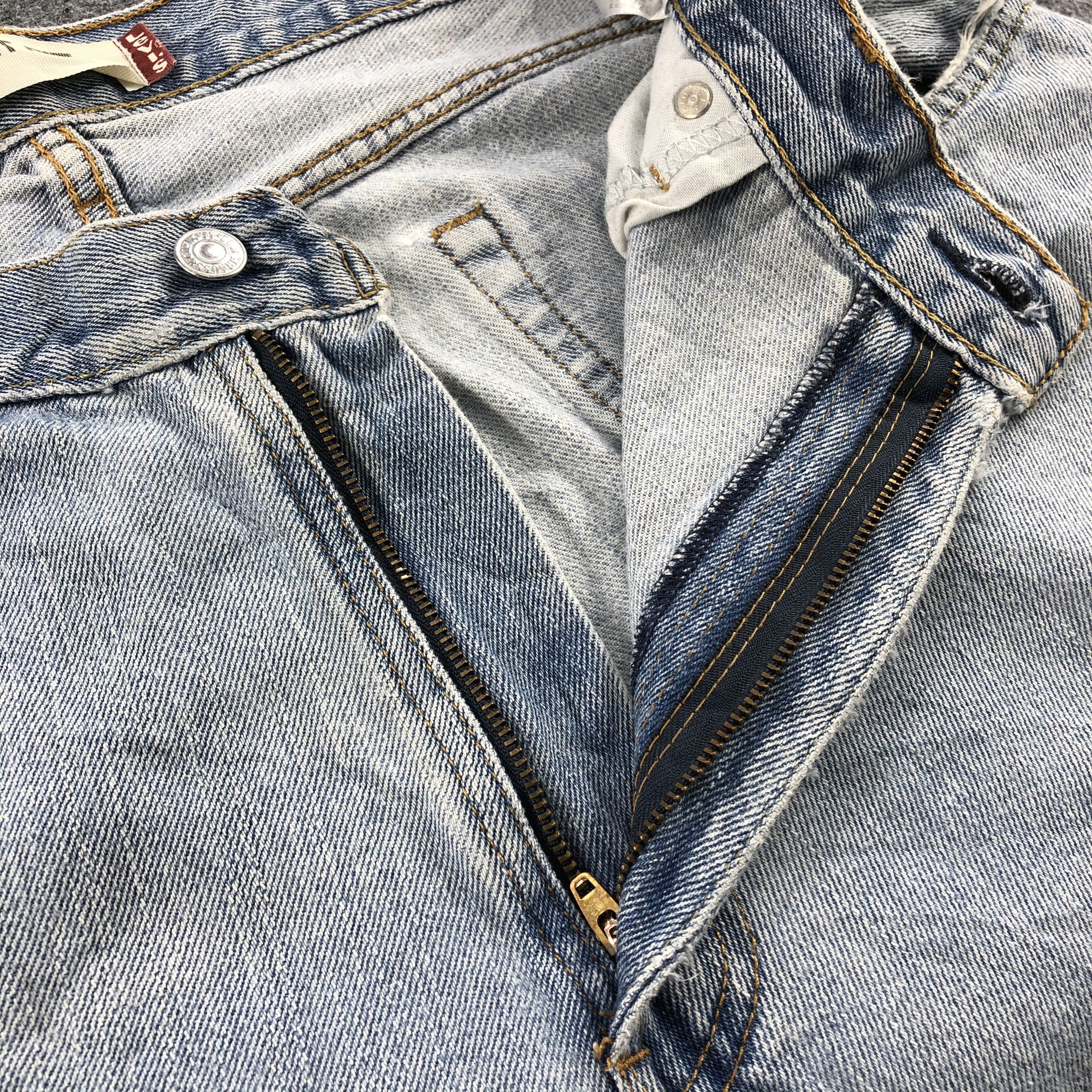 Levi's Light Washed Vintage Levis 505 Jeans Distress Denim-J1096 Size US 36 / EU 52 - 8 Thumbnail