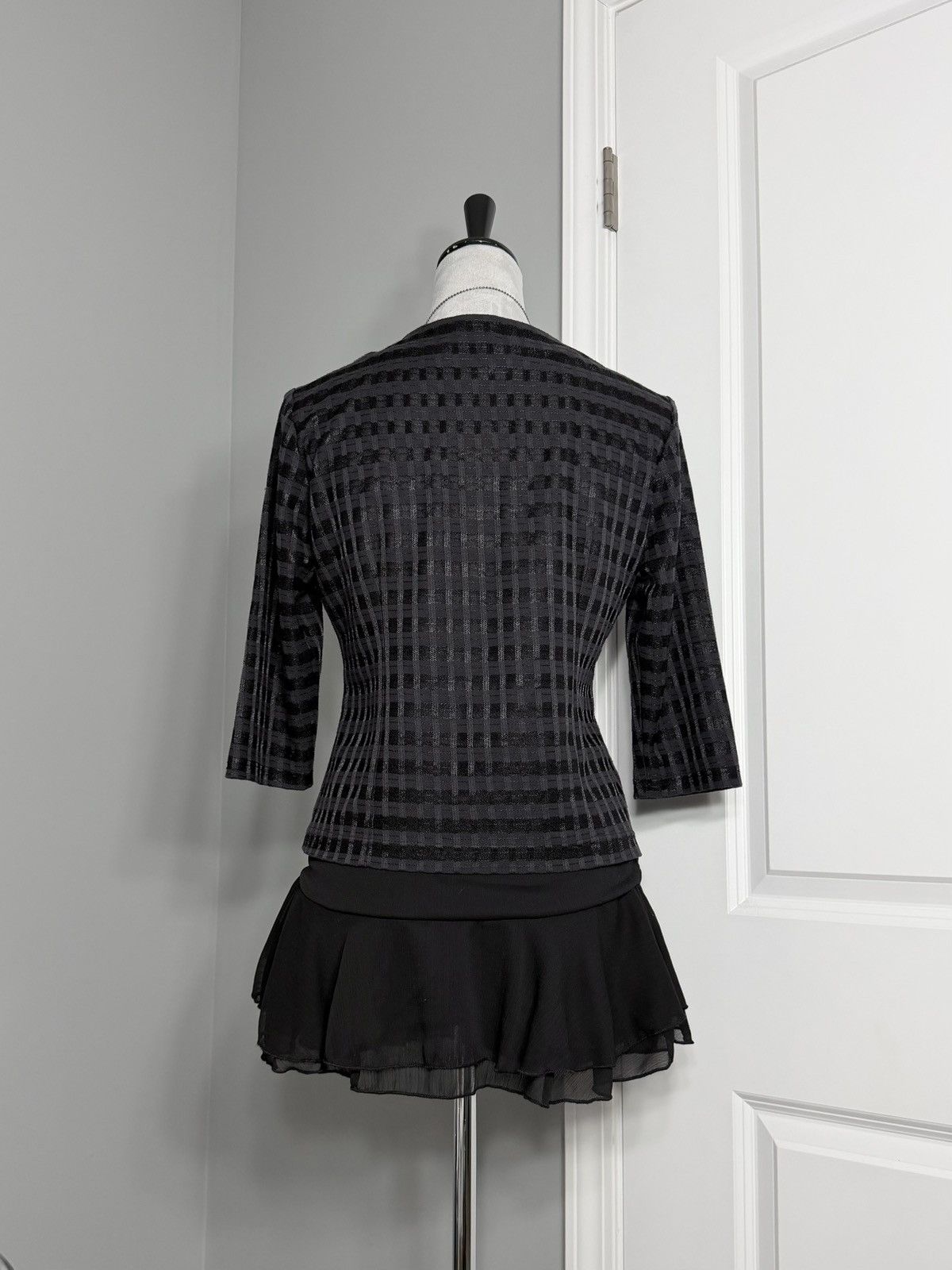Other Black & Grey Striped Top w/ Buttoned Fold Over Neckline Size S / US 4 / IT 40 - 3 Thumbnail
