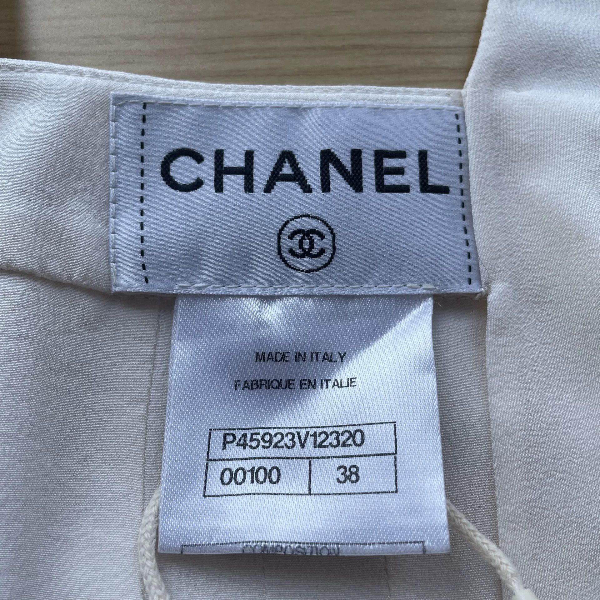 Chanel Chanel Pearl-Embellished Silk White Dress 38 (99 New) Size S / US 4 / IT 40 - 5 Thumbnail