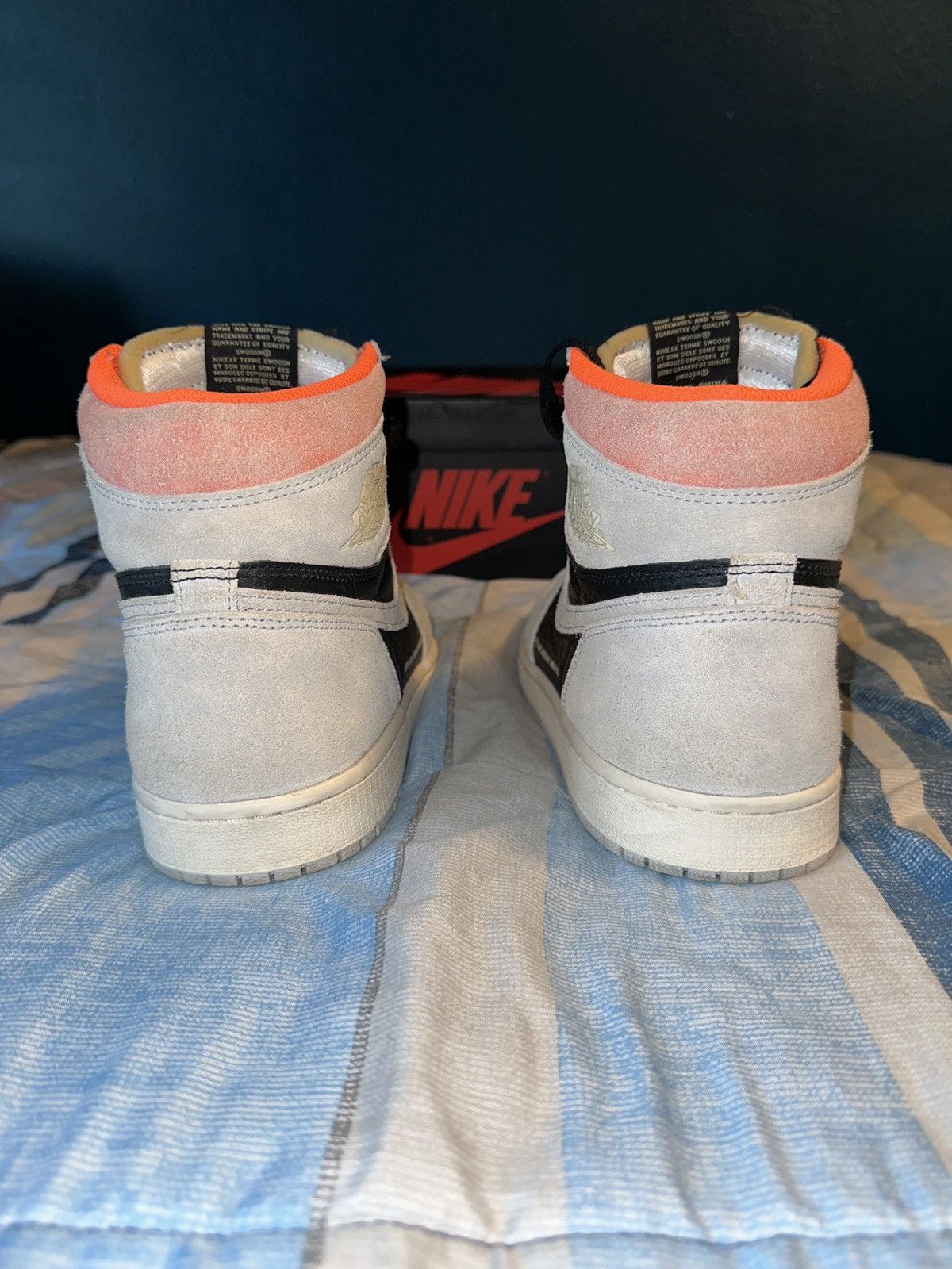 Jordan Brand Air Jordan 1 OG “Neutral Grey” Size US 11 / EU 44 - 4 Thumbnail
