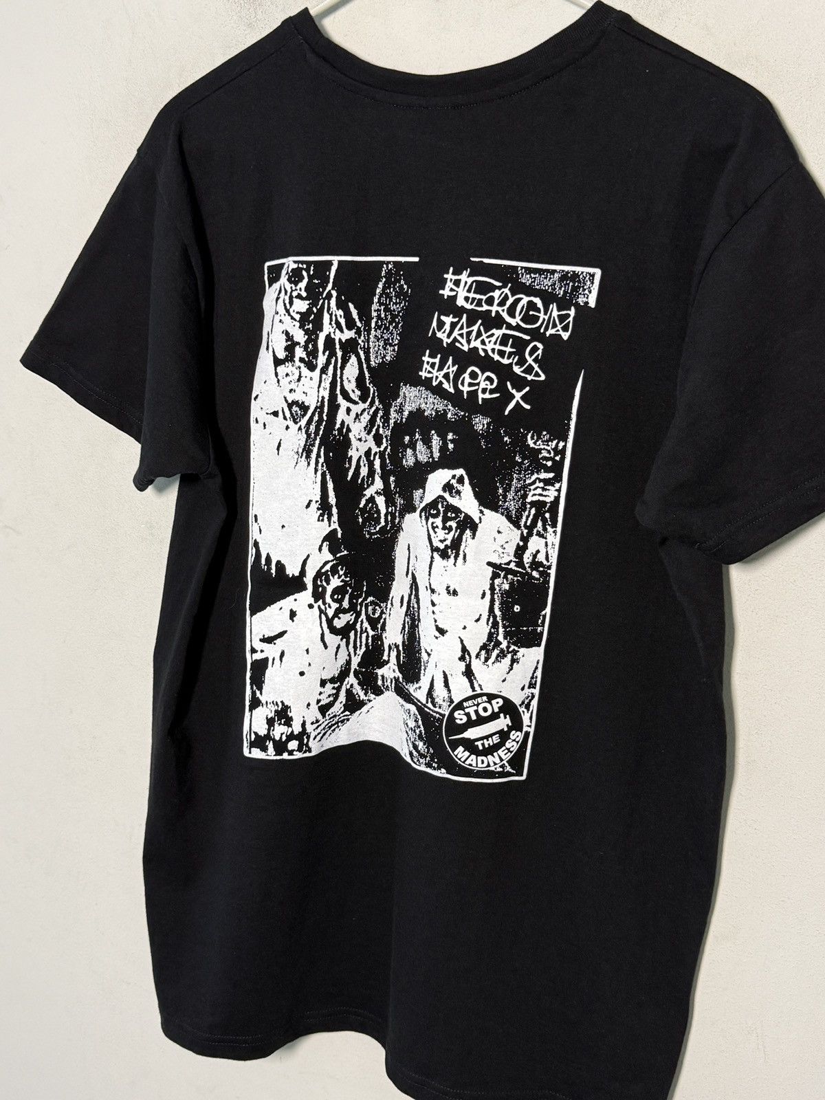 Band Tees Heroin Makes Happy band tee Size US M / EU 48-50 / 2 - 4 Thumbnail