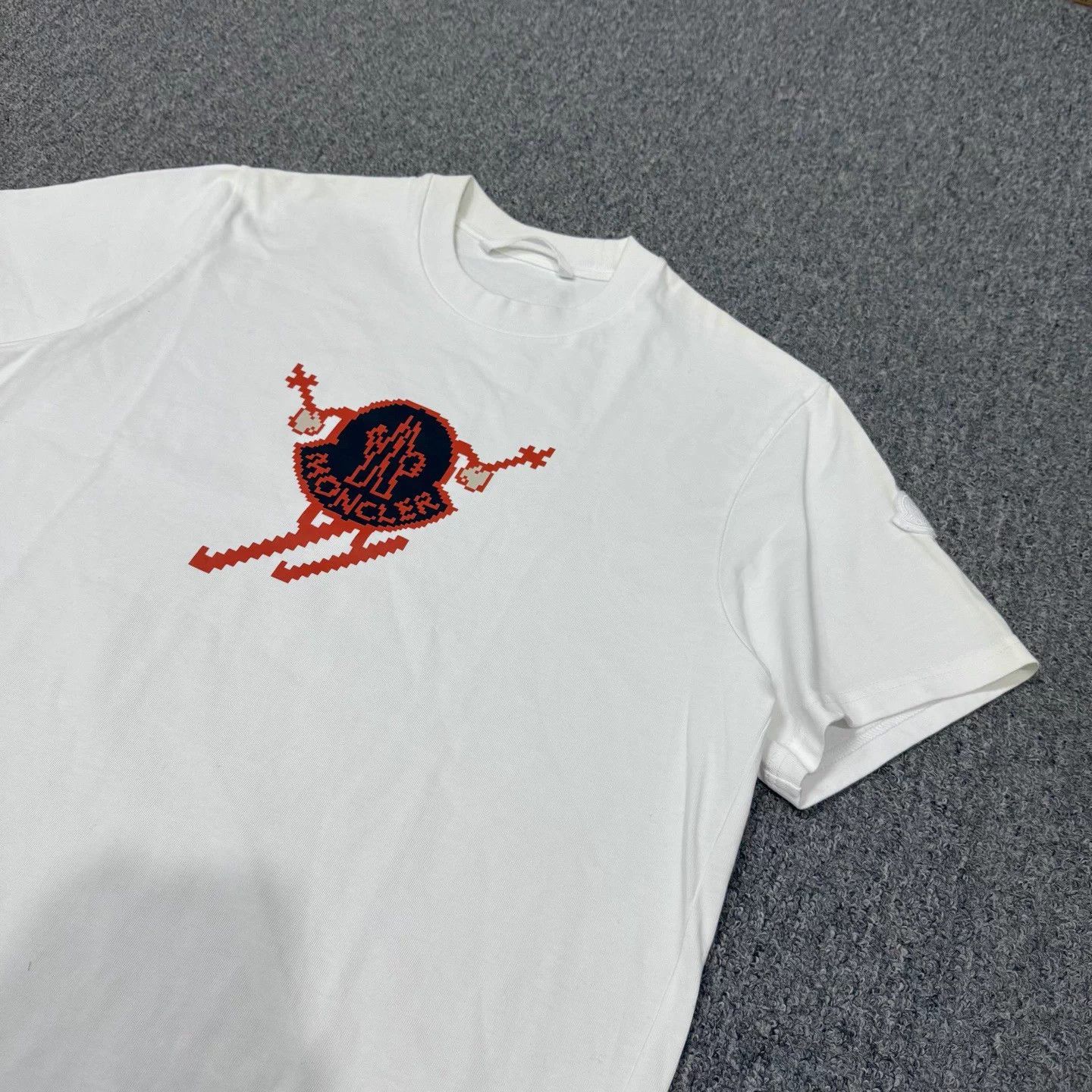 Moncler Moncler White chest print short sleeve M Size M / US 6-8 / IT 42-44 - 3 Thumbnail