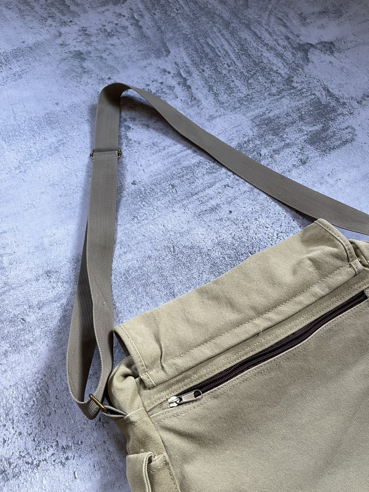 Japanese Brand 90s Y2K Crossbody Military Style Multipocket Messenger Bag Size ONE SIZE - 16 Thumbnail
