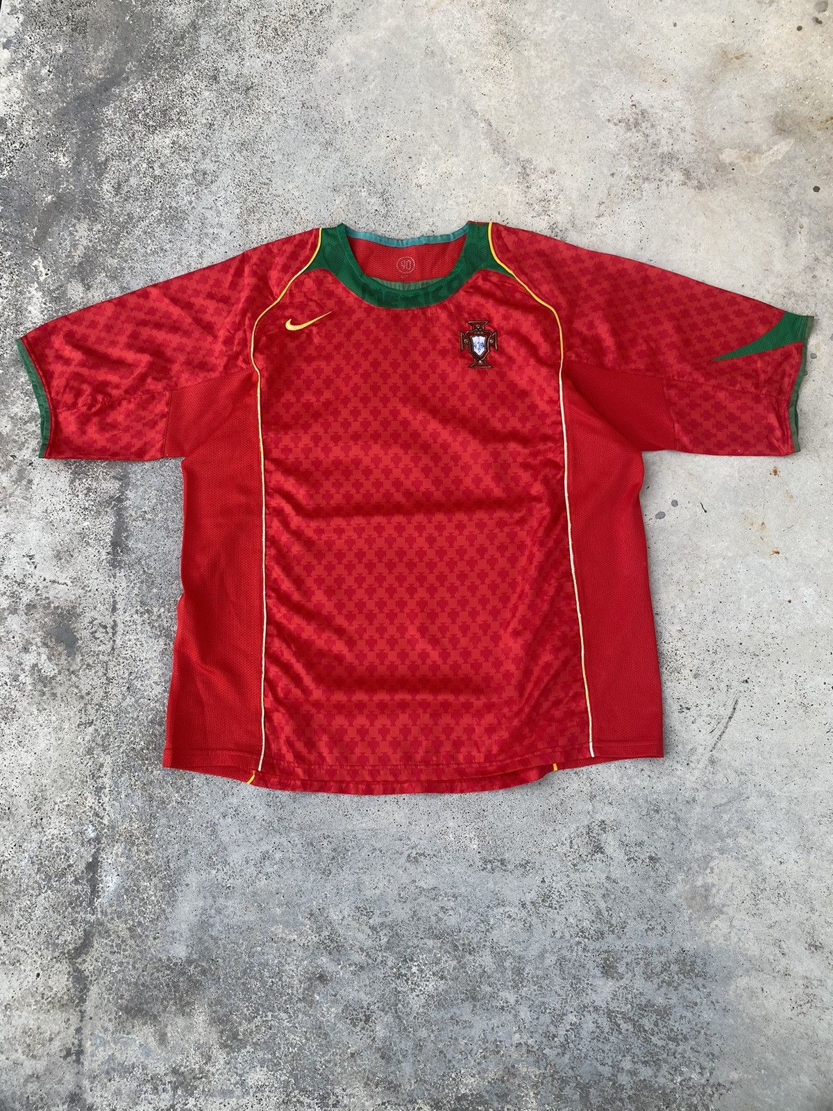 Nike Vintage 2004 Portugal Home Jersey Size US XL / EU 56 / 4 - 1 Thumbnail