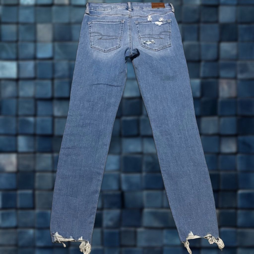 American Eagle Outfitters American Eagle Jeans Womens 4P Blue Denim High Rise Jegging Distressed Raw Hem Size 27" / US 4 / IT 40 - 1 Thumbnail