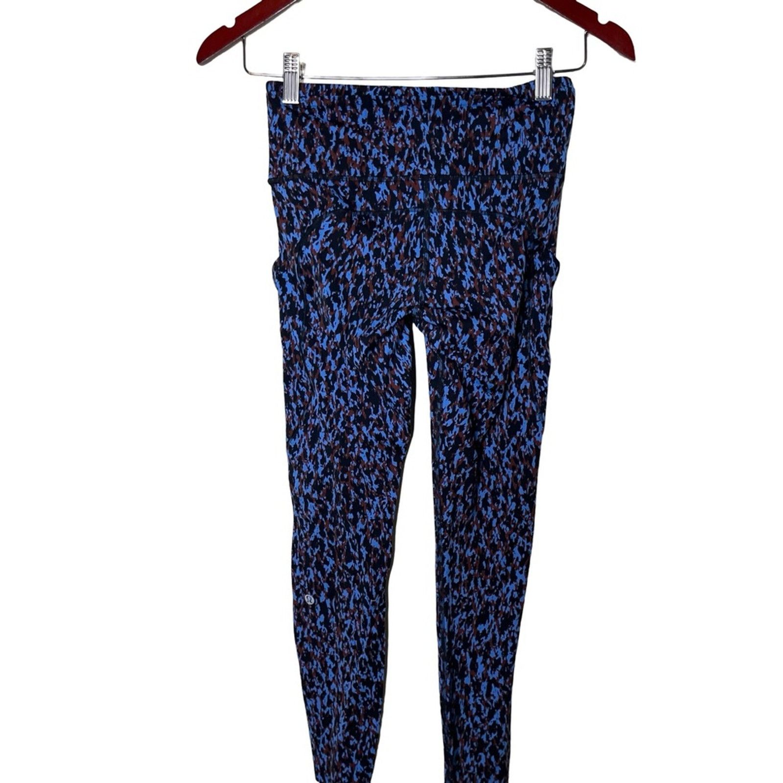 Lululemon Lululemon Fast Free High-Rise Tight 25" Leopard Camo Blue Size 27" / US 4 / IT 40 - 6 Thumbnail