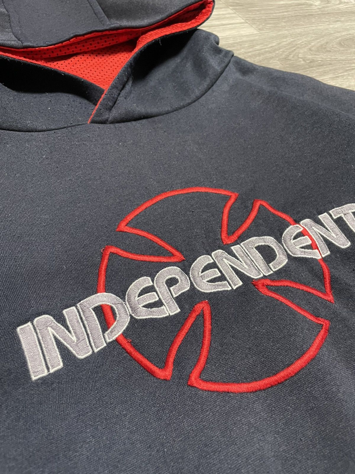 Independent Truck Co. Vintage Independent Skateboarding Hoodie Made In Australia Size US L / EU 52-54 / 3 - 7 Thumbnail
