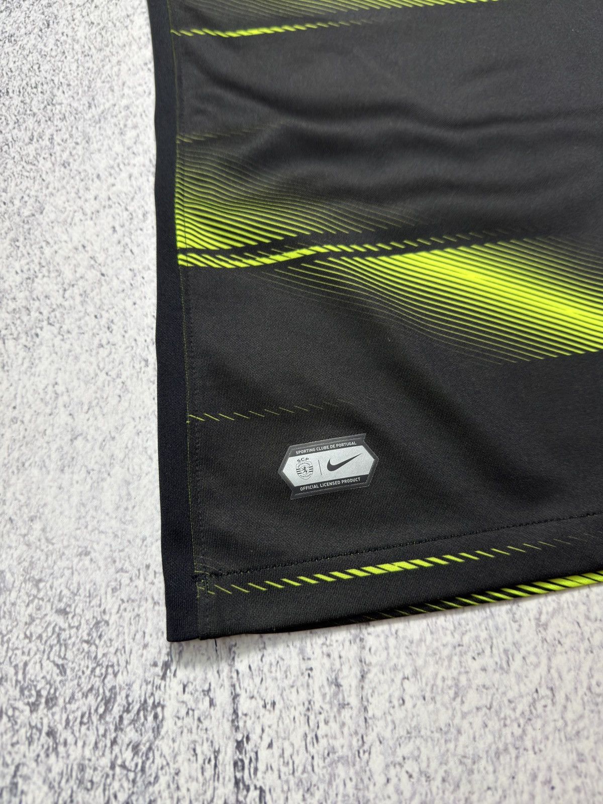 Nike NIKE SPORTING LISBON 2022 AWAY FOOTBAL SHIRT SOCCER JERSEY Size US M / EU 48-50 / 2 - 3 Thumbnail