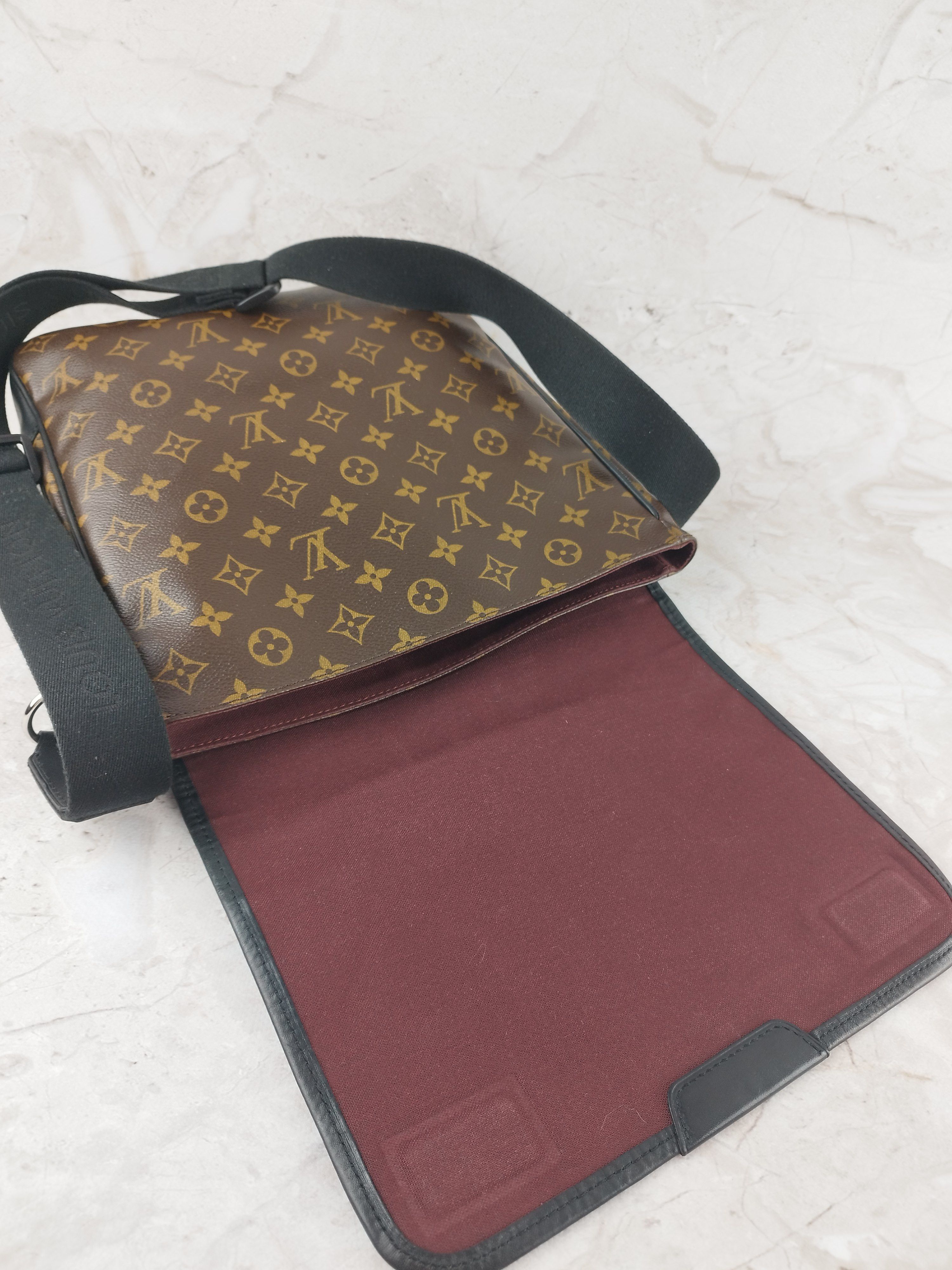 Louis Vuitton Louis Vuitton Monogram Macassar Canvas Bass MM bag Size ONE SIZE - 11 Thumbnail