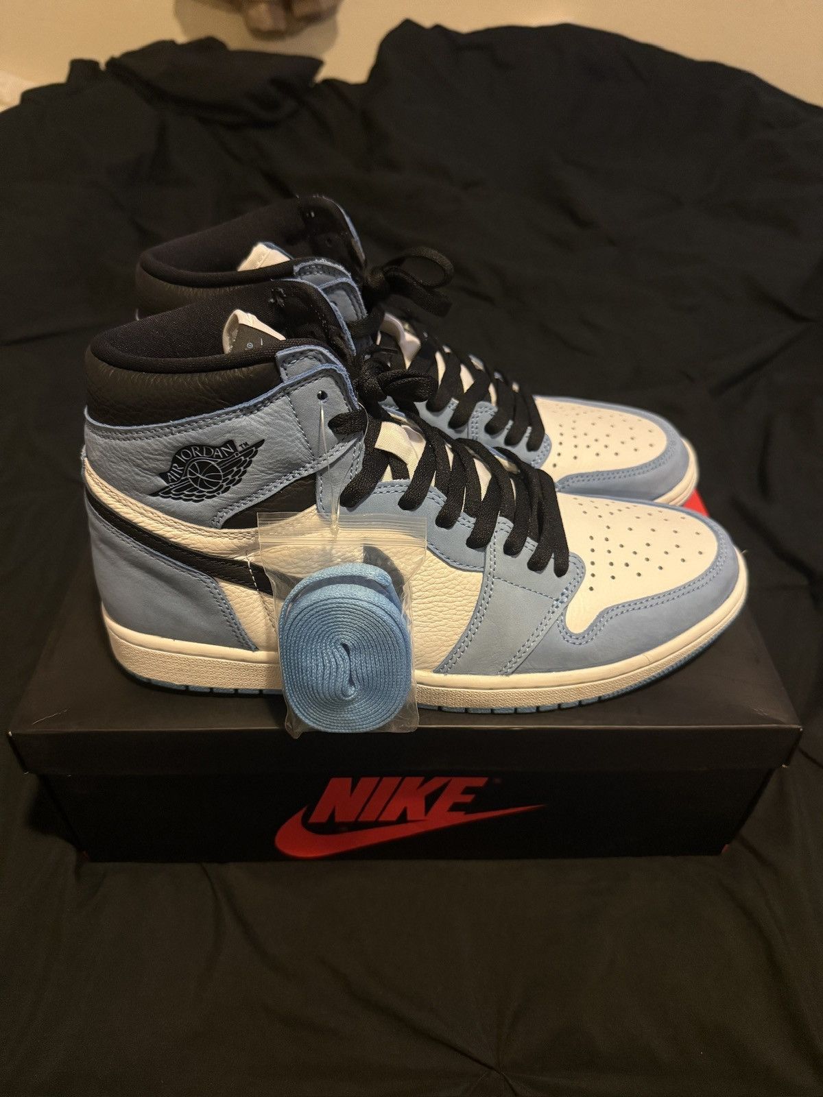 Jordan Brand 2021 Air Jordan 1 Retro High OG University Blue Size 11.5 Size US 11.5 / EU 44-45 - 1 Thumbnail
