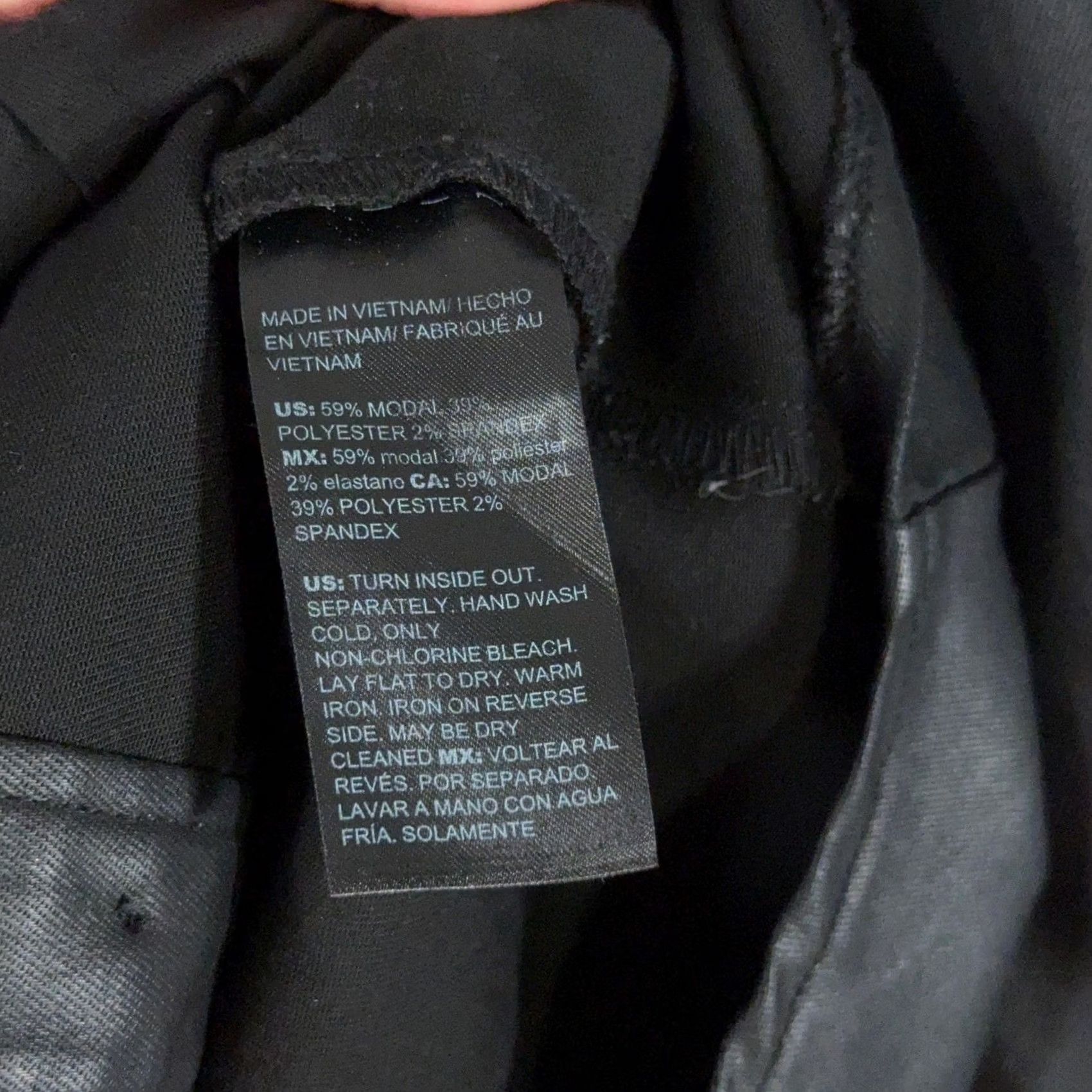 White House Black Market VINTAGE? No. White House Black Market Blouse Womens 10 Black Puff Sleeve V-Neck Button Front Knit Faux Leather Look Shirt Size L / US 10 / IT 46 - 4 Thumbnail