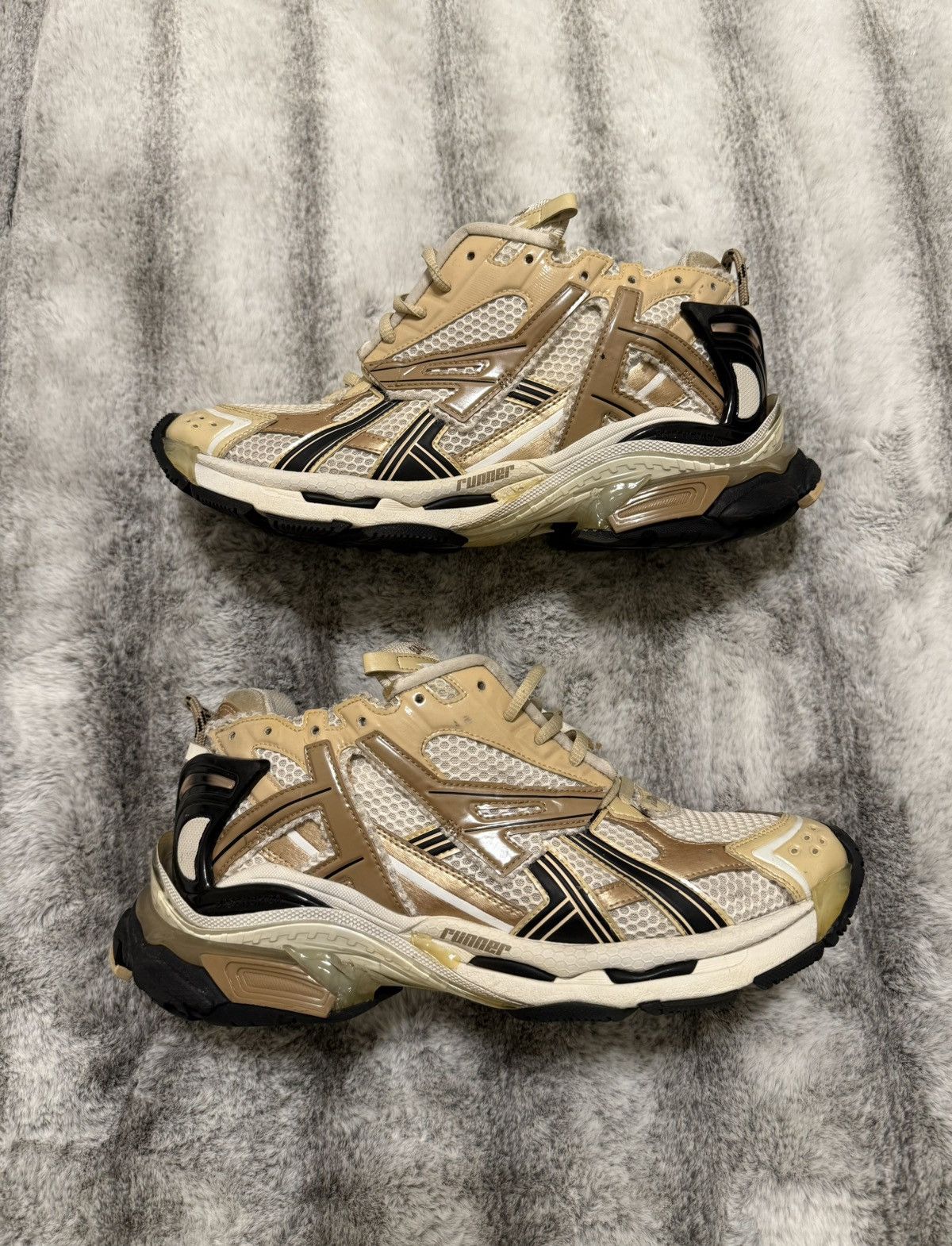Balenciaga Balenciaga Runner Sneaker Cream/Brown Size US 11 / EU 44 - 1 Thumbnail