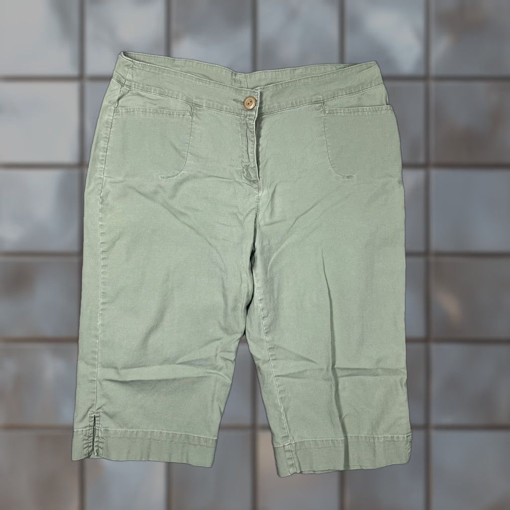 Vintage Woolrich Capri Pants Women's 14 Petite Sage Green 17” Inseam Cotton Spandex Pants Womens Capris Green 14 Woolrich Capris Size 36" / US 14 / IT 50 - 1 Thumbnail