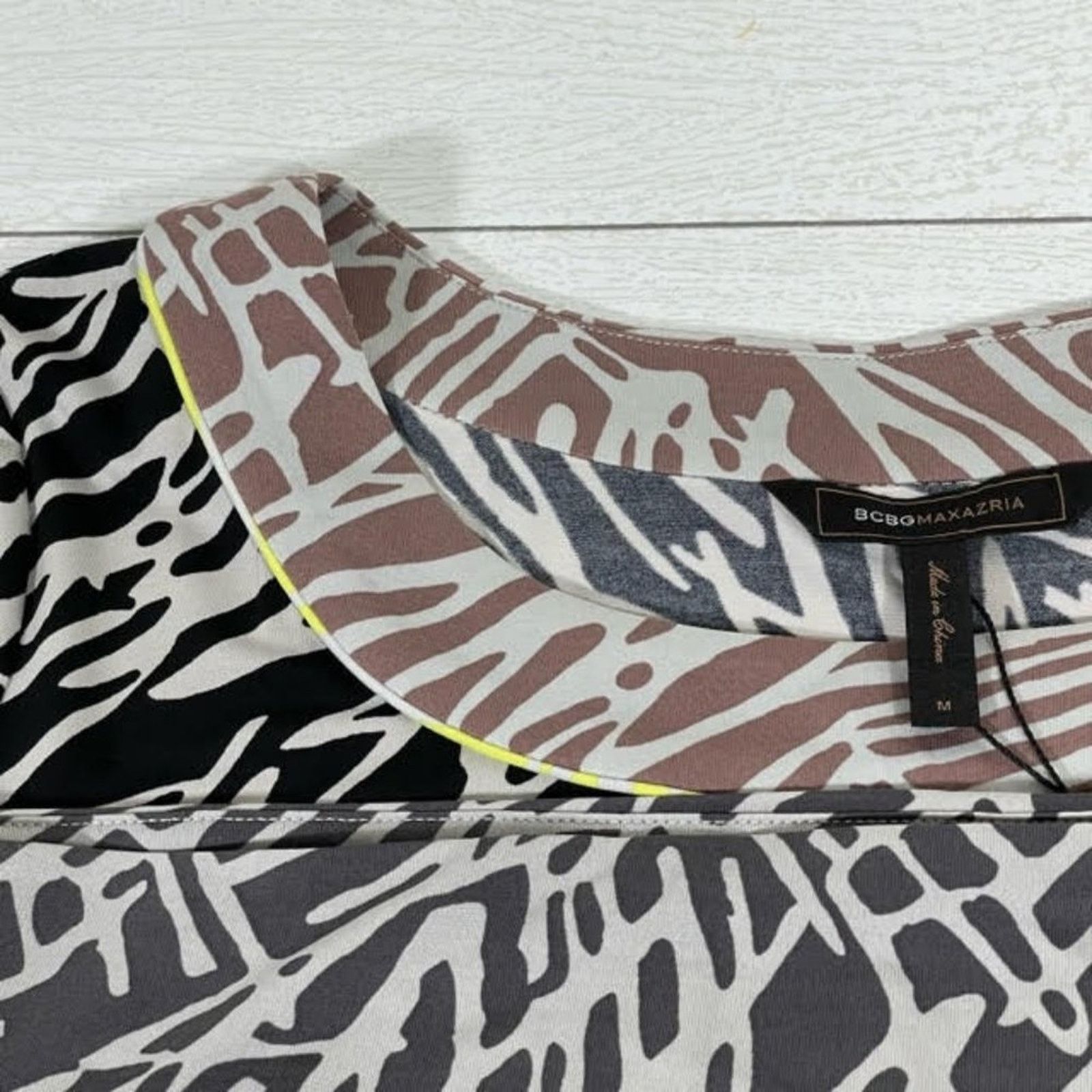 Other BCBGMaxAzria Black White Abstract Shift Dress Size M NWT Size M / US 6-8 / IT 42-44 - 12 Thumbnail