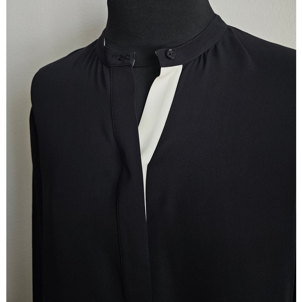 Vince EUC VINCE Silk Black L/S Hi/Low Hem Color Tipped Blouse XS Size XS / US 0-2 / IT 36-38 - 2 Thumbnail