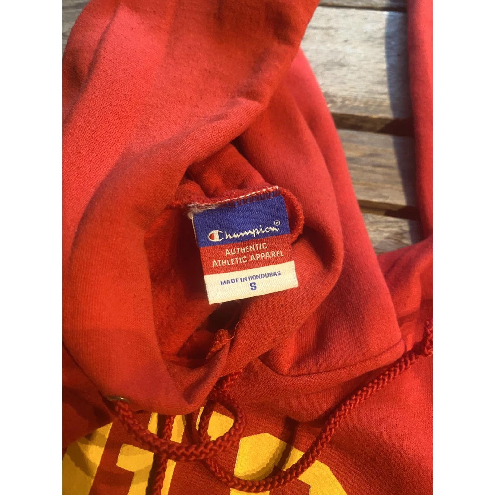 Champion VINTAGE Kings College Red Champion Hoodie Sweatshirt Mens Small New York School Pullover Cotton Blend Size US S / EU 44-46 / 1 - 5 Thumbnail