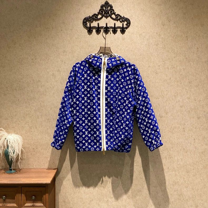 Louis Vuitton Louis Vuitton Navy print and floral print hooded jacket Size XXS / US 00 / IT 34 - 1 Thumbnail