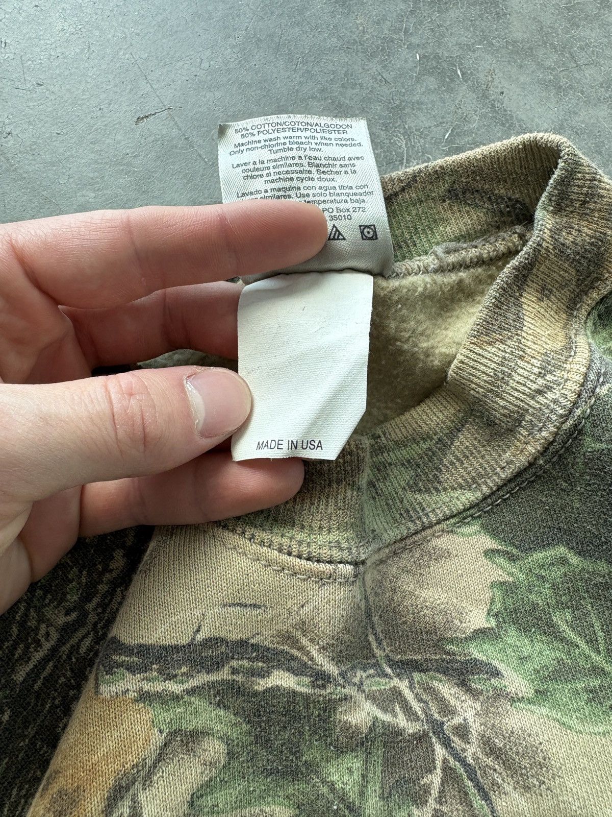 Vintage Vintage 90s Jerzees Realtree Camo Sweatshirt Boxy Fit Size US L / EU 52-54 / 3 - 3 Thumbnail