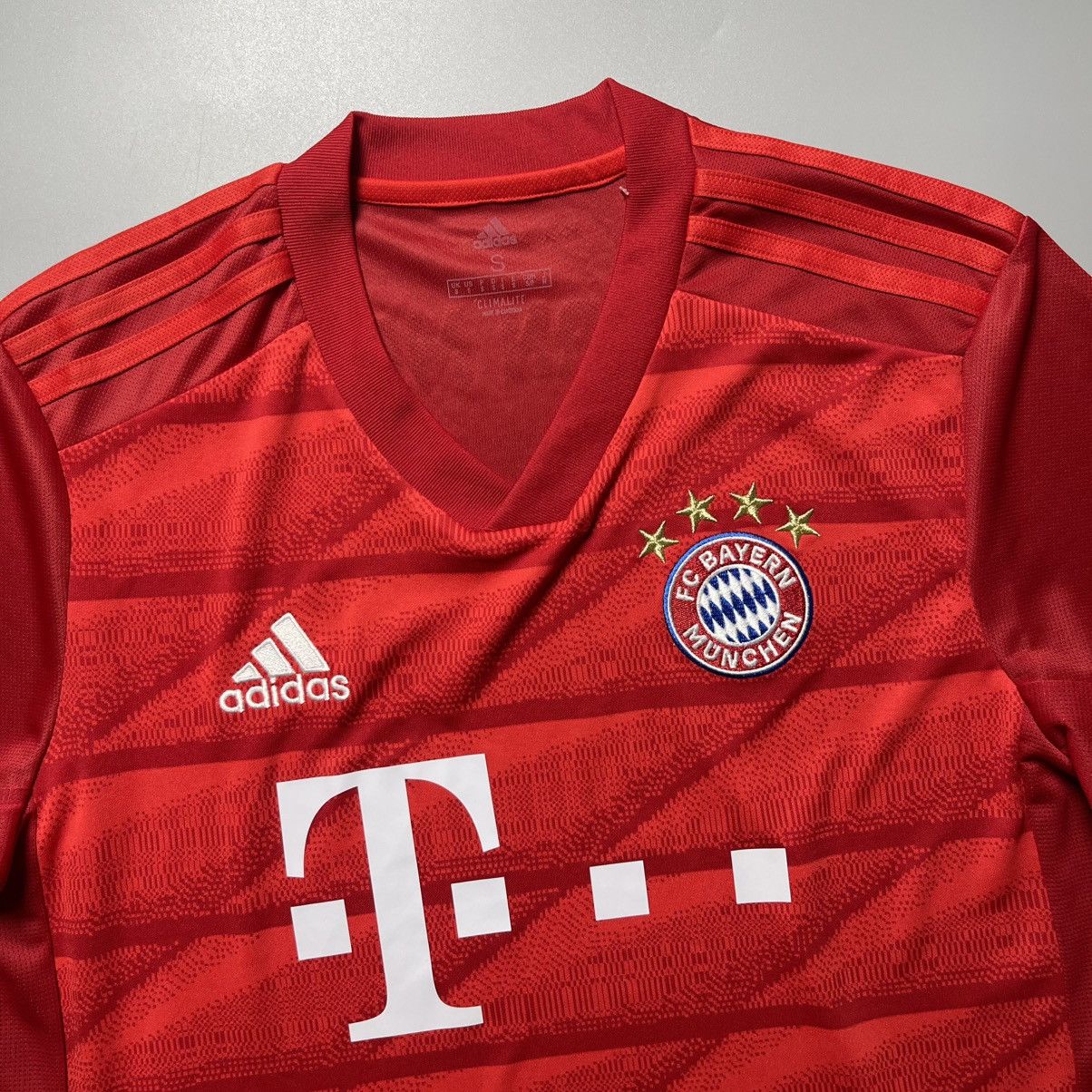 Adidas BAYERN ADIDAS 2019/2020 FOOTBALL HOME JERSEY #11 JAMES Size US S / EU 44-46 / 1 - 4 Thumbnail