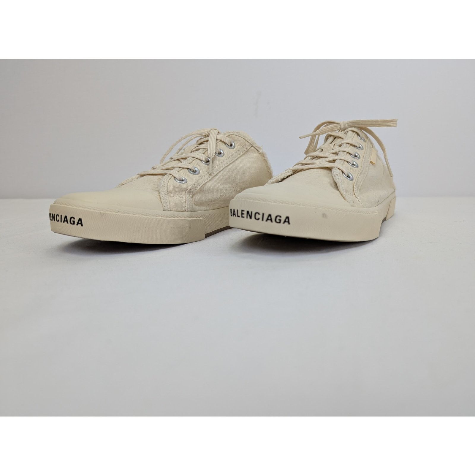 Balenciaga o1rshd1 Mule Destroyed Rubber Sole Paris Mule in White Size US 10 / EU 43 - 8 Thumbnail