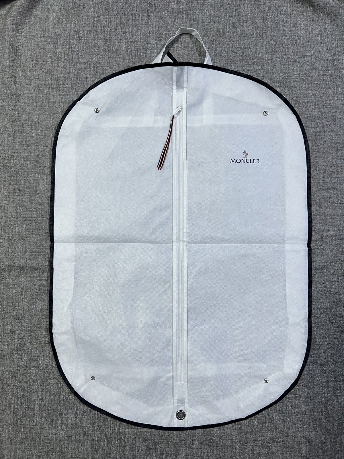 Moncler Moncler Garment Bag Size ONE SIZE - 7 Thumbnail