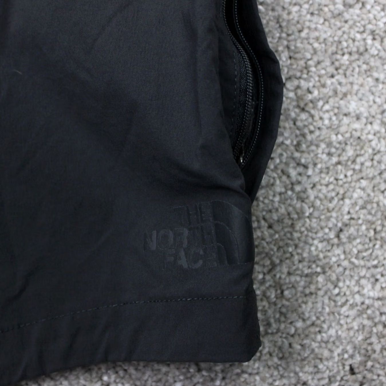 The North Face The North Face Cargo Shorts Men 36 Black Nylon Stretch 9" Inseam Flat Front Front 9in Inseam Size US 36 / EU 52 - 7 Thumbnail