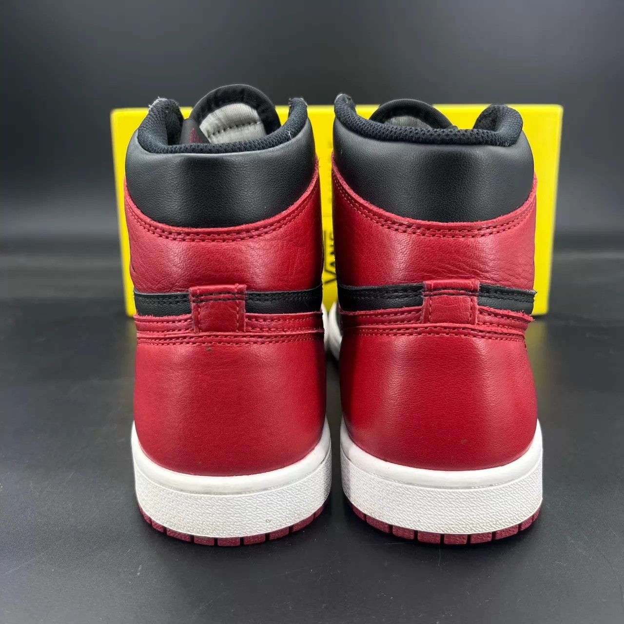 Nike Air Jordan 1 Banned 16re Size 41 CH6943 Near Mint Size US 8 / EU 41 - 5 Thumbnail