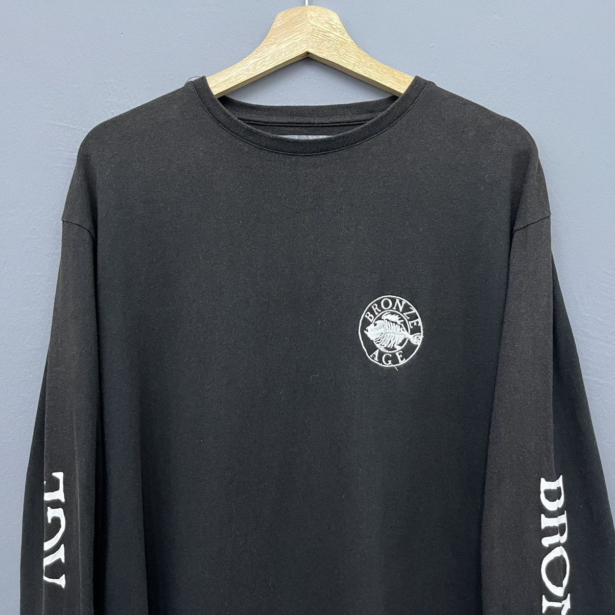Vintage Vintage Y2K Bronze Age Long Sleeve T-Shirt Size US L / EU 52-54 / 3 - 3 Thumbnail