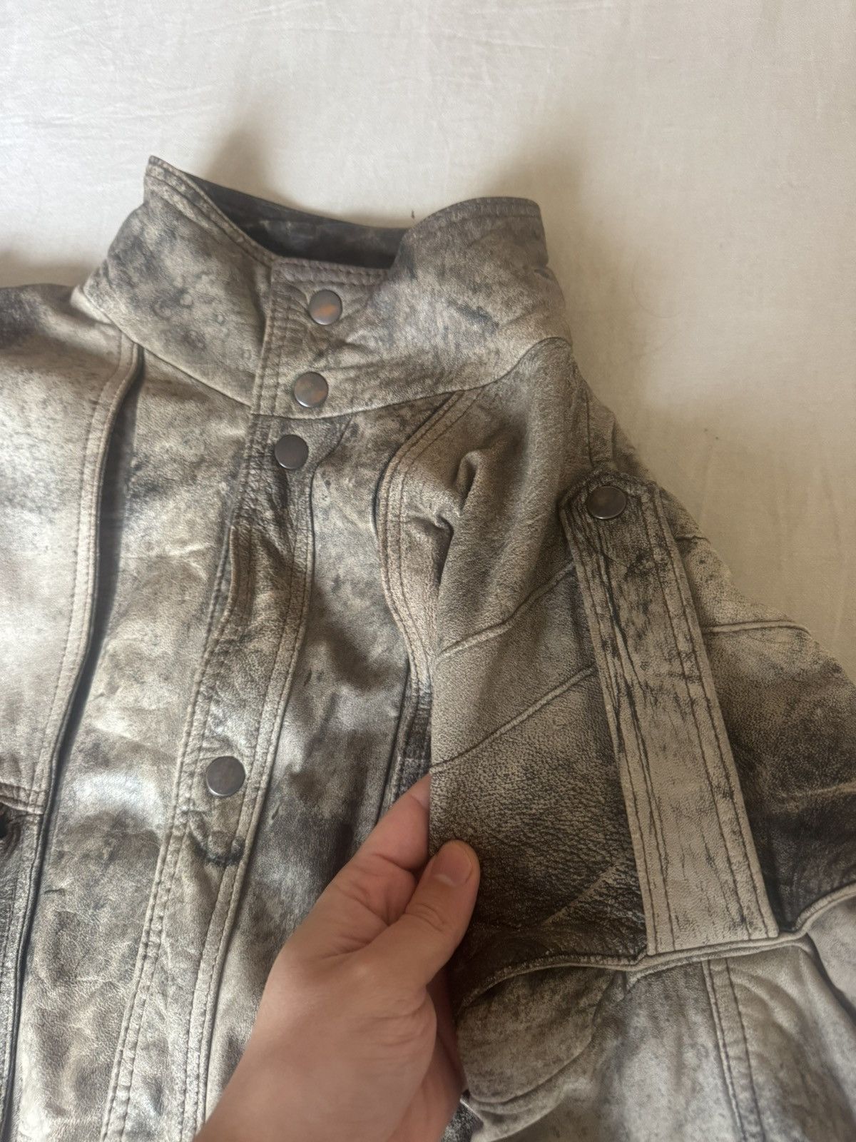 Vintage Oversized khakim military leather bomber jacket size M-L Size US L / EU 52-54 / 3 - 10 Thumbnail