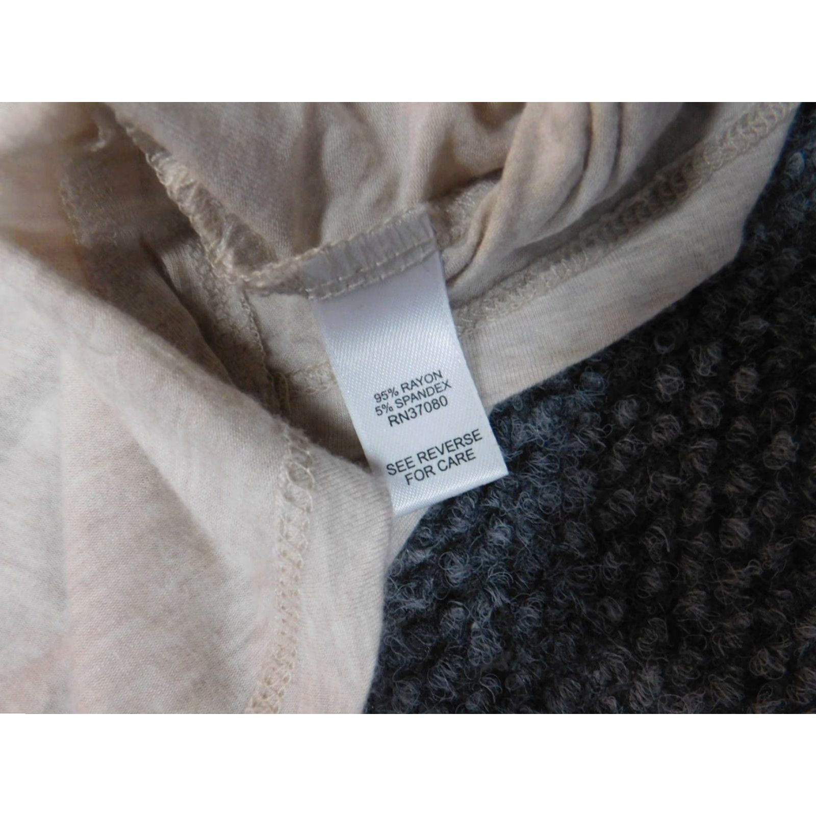 Vintage Versona Blouse Shirt Women L Beige Cap Sleeve Crew Neck Stretch Casual Regular Button Versona Size L / US 10 / IT 46 - 7 Thumbnail