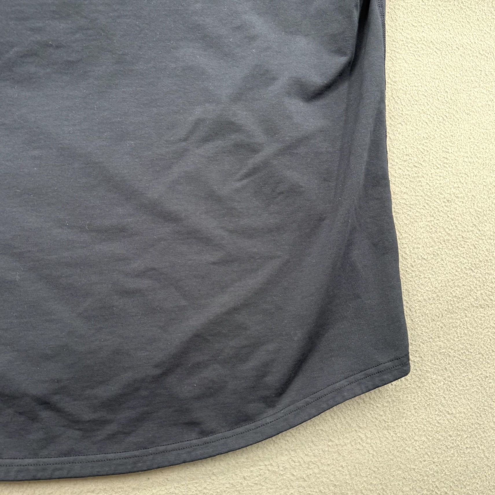 Asics BYLT Shirt Mens 2XL Blue Drop-Cut Long Sleeve LUX Curved Hem Premium Basics Shirt Mens 2XL Blue Long Sleeve Crew Neck Logo Hem Size US XXL / EU 58 / 5 - 6 Thumbnail