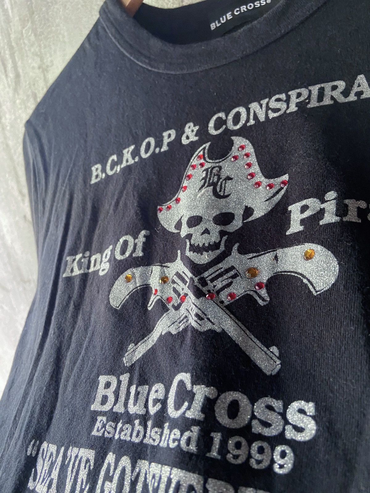 Beauty Beast × Hysteric Glamour × Japanese Brand 🌸KING OF PIRATES BLUE CROSS TEE Size US M / EU 48-50 / 2 - 5 Thumbnail