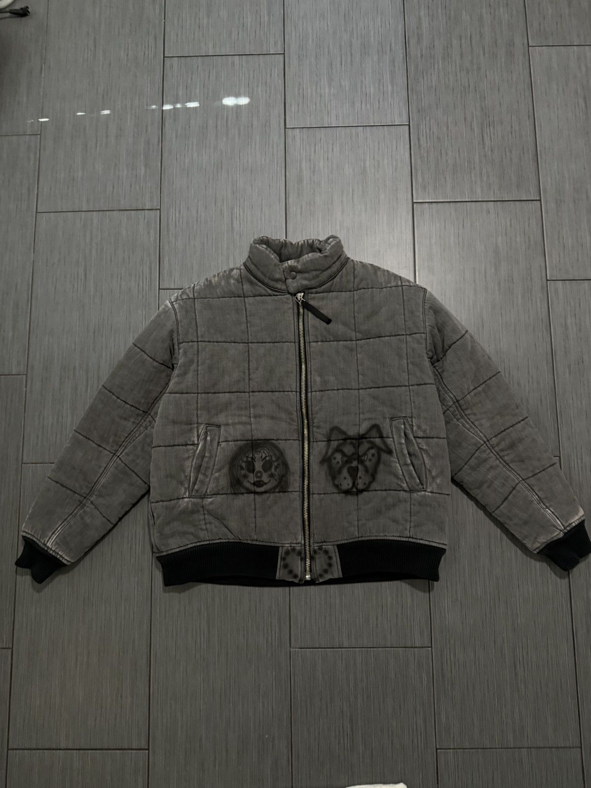 Chito Chito Finesse Pup hand-painted quilted jacket Size US L / EU 52-54 / 3 - 1 Thumbnail