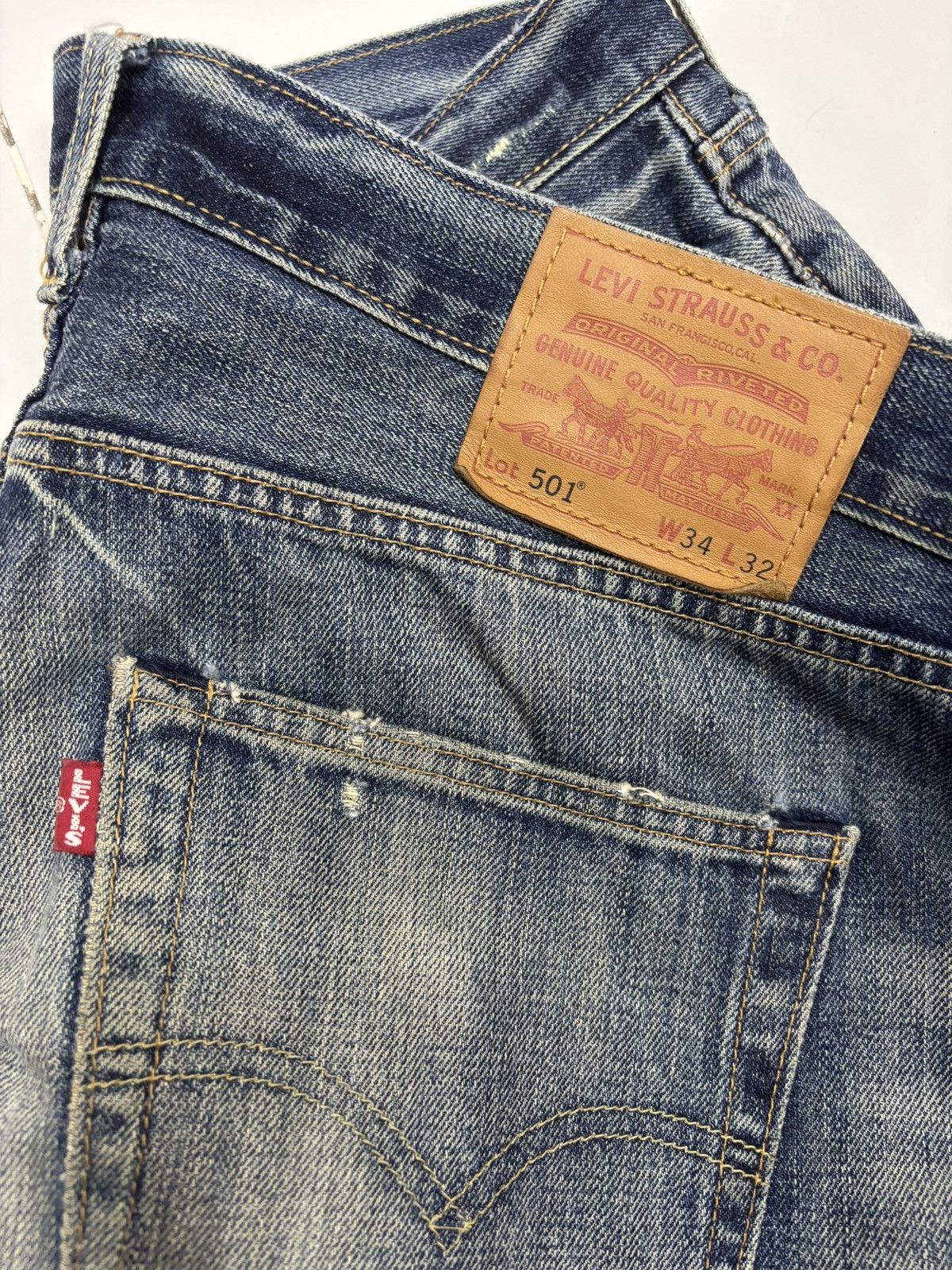 Levi's VTG LEVIS 501 BIG E DISTRESSED DENIM JEANS Size US 35 - 10 Thumbnail