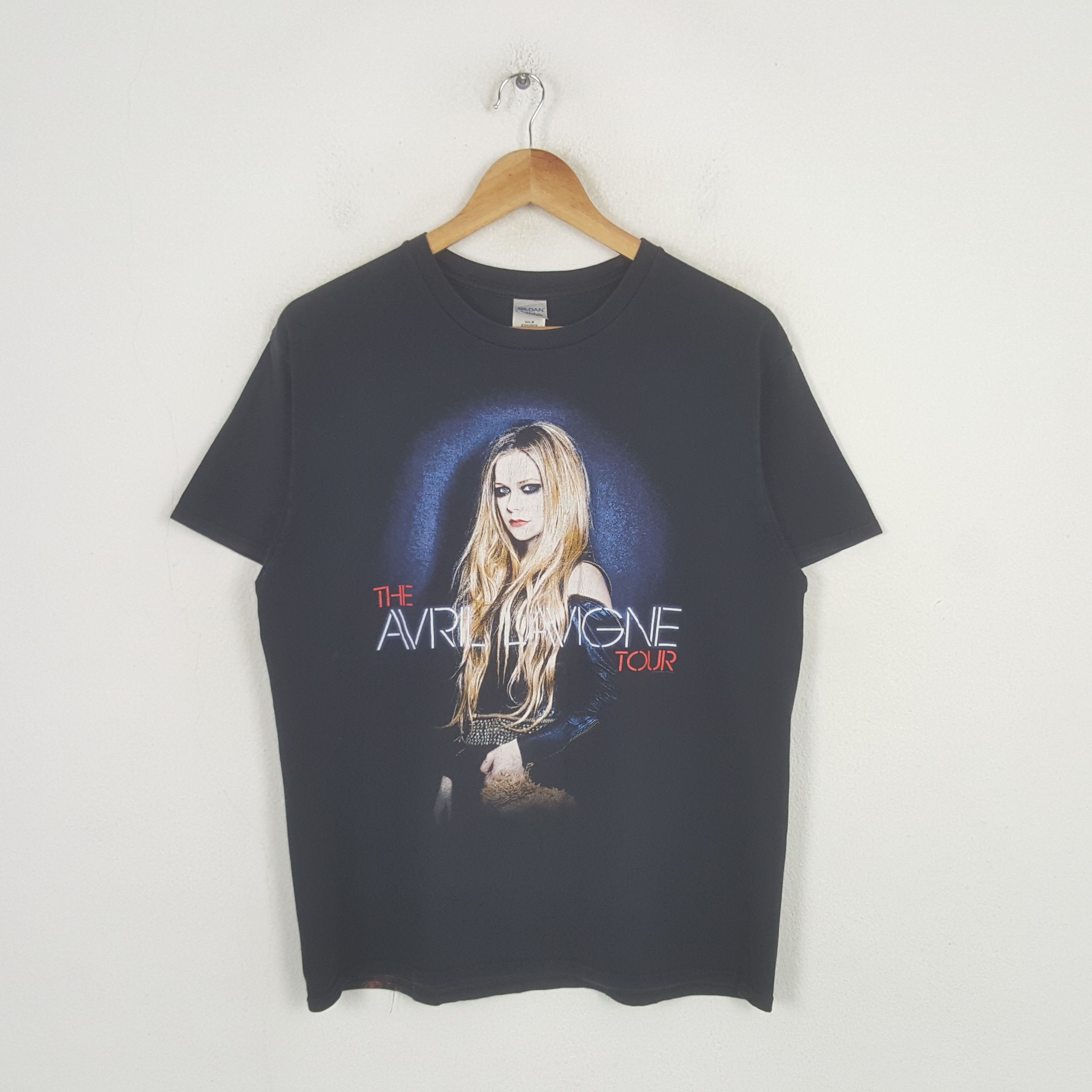 Band Tees Vintage The Avril Lavigne Tour Solo Singer Tshirt C301N46 Size US M / EU 48-50 / 2 - 1 Thumbnail