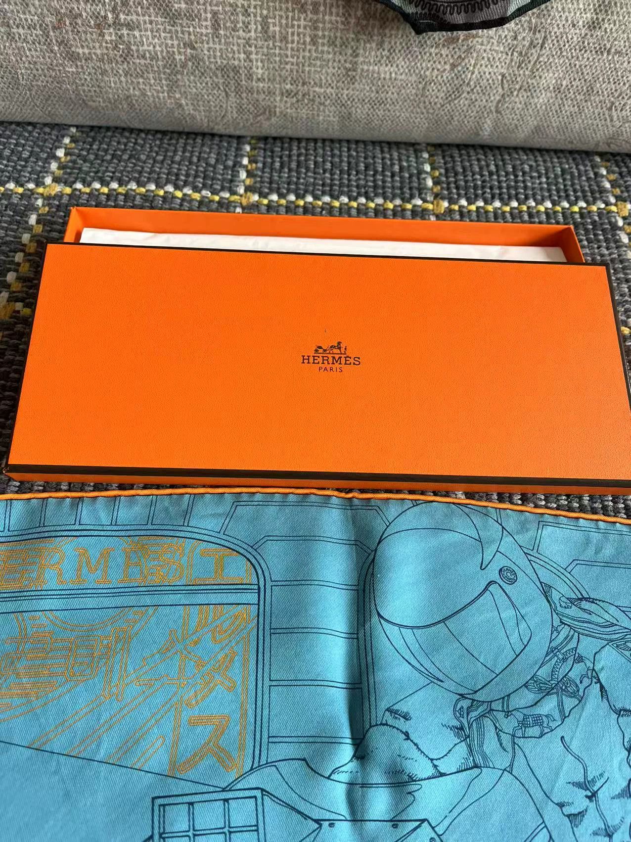 Hermes Hermes 40x40 Heavyweight Silk Scarf Size ONE SIZE - 7 Thumbnail