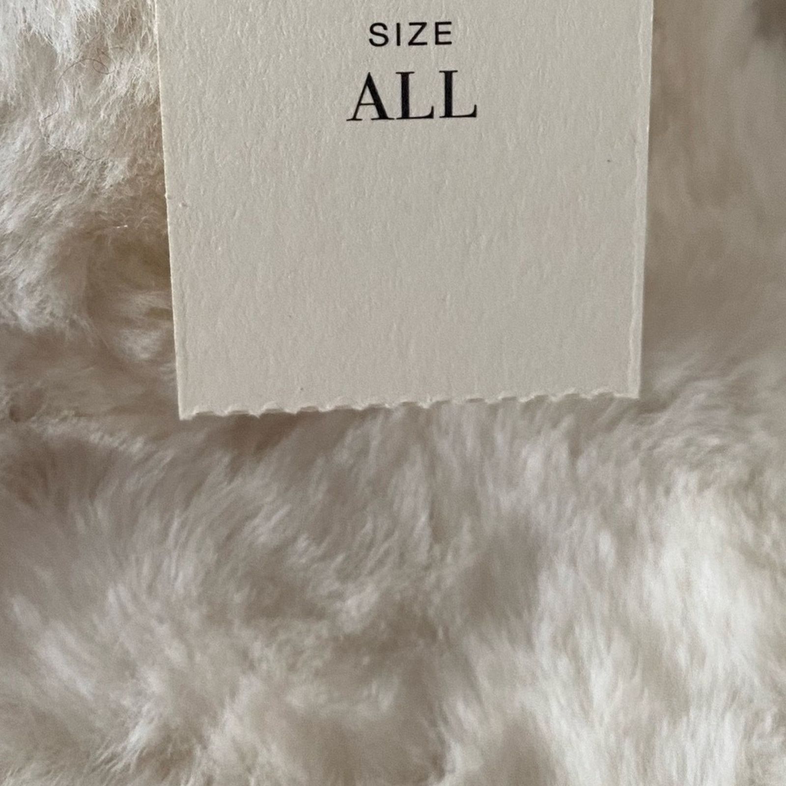 Talbots Luxurious White Faux Fur Scarf Size ONE SIZE - 3 Thumbnail
